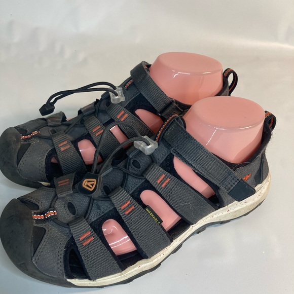 keen hiking sandals womens